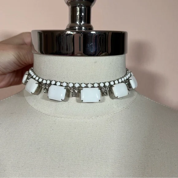 Antique 1940's Retro Art Deco White Milk Glass Emerald Cut Choker Necklace - Picture 6 of 16